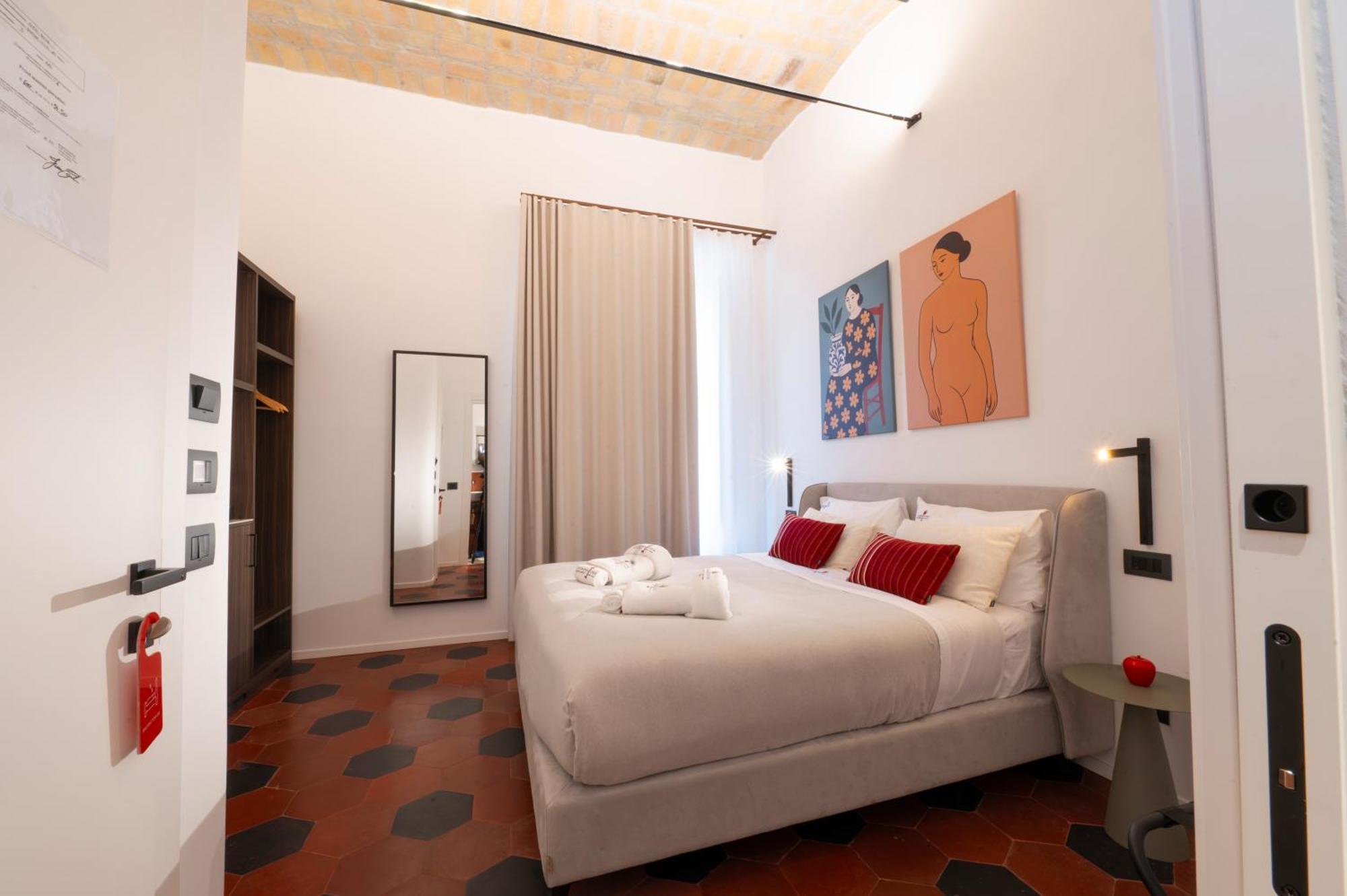 Domina Livia Vaticano Roma - Suite E Room — Photos 1